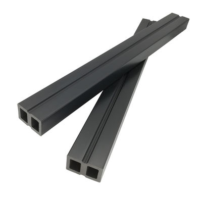 50x30mm WPC デッキ付属品の黒い根太はプラスチック商業をリサイクルしました