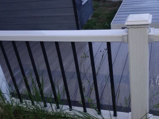 農場境界用のエコリサイクル WPC フェンス防蟻