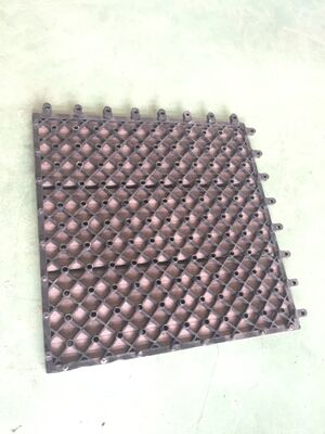 家の屋外の WPC デッキ タイル 30x30CM の天然木の外観の耐久性のある DIY フローリング