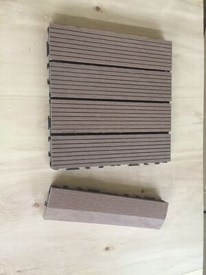 30x30 cmの屋内バルコニー床を数時間でコンクリートスラブにDIYアップグレード