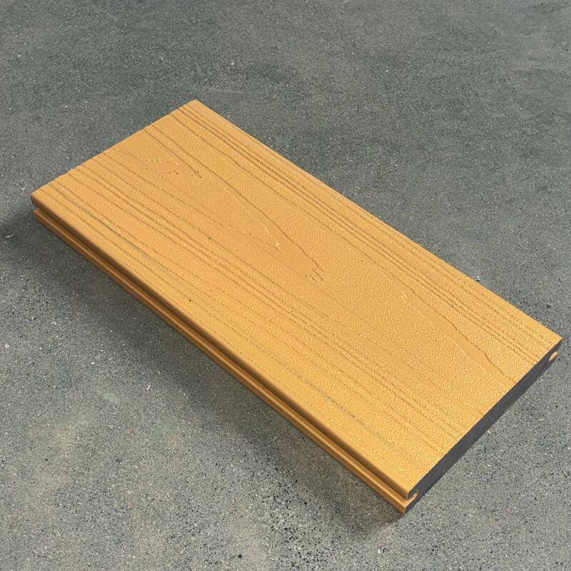 メタリックWPCパネルと豪華な緑青の輝きのあるゴールドデッキ