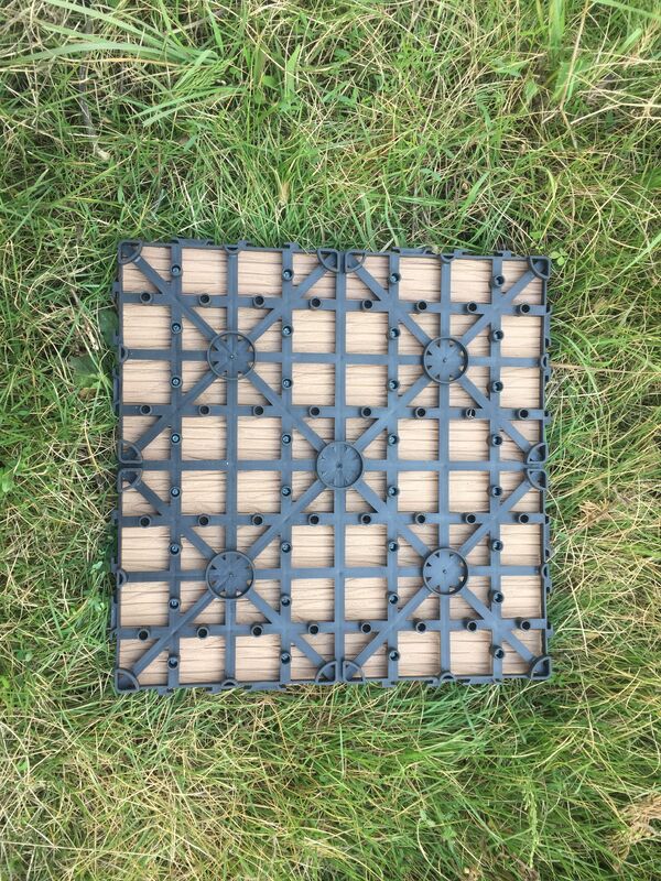 DIY WPC デッキタイル 30*30 センチメートル天然木目屋外床用ホームパティオ