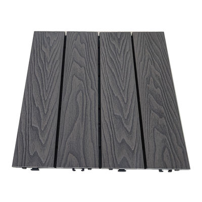 チョコレートの屋根 WPC のタイル 300*300mm の反紫外線 DIY の木製プラスチック複合デッキ